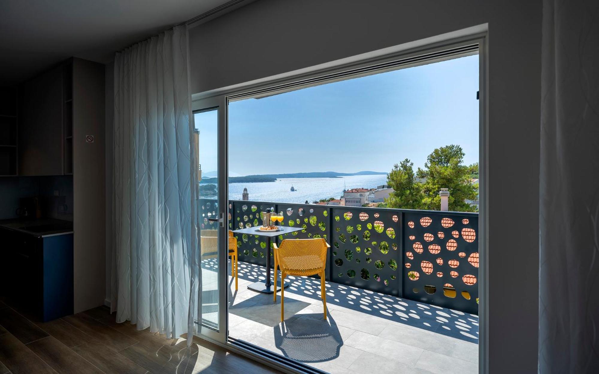 Modern, 2 Bedroom Apartment Hvar Town Esterno foto